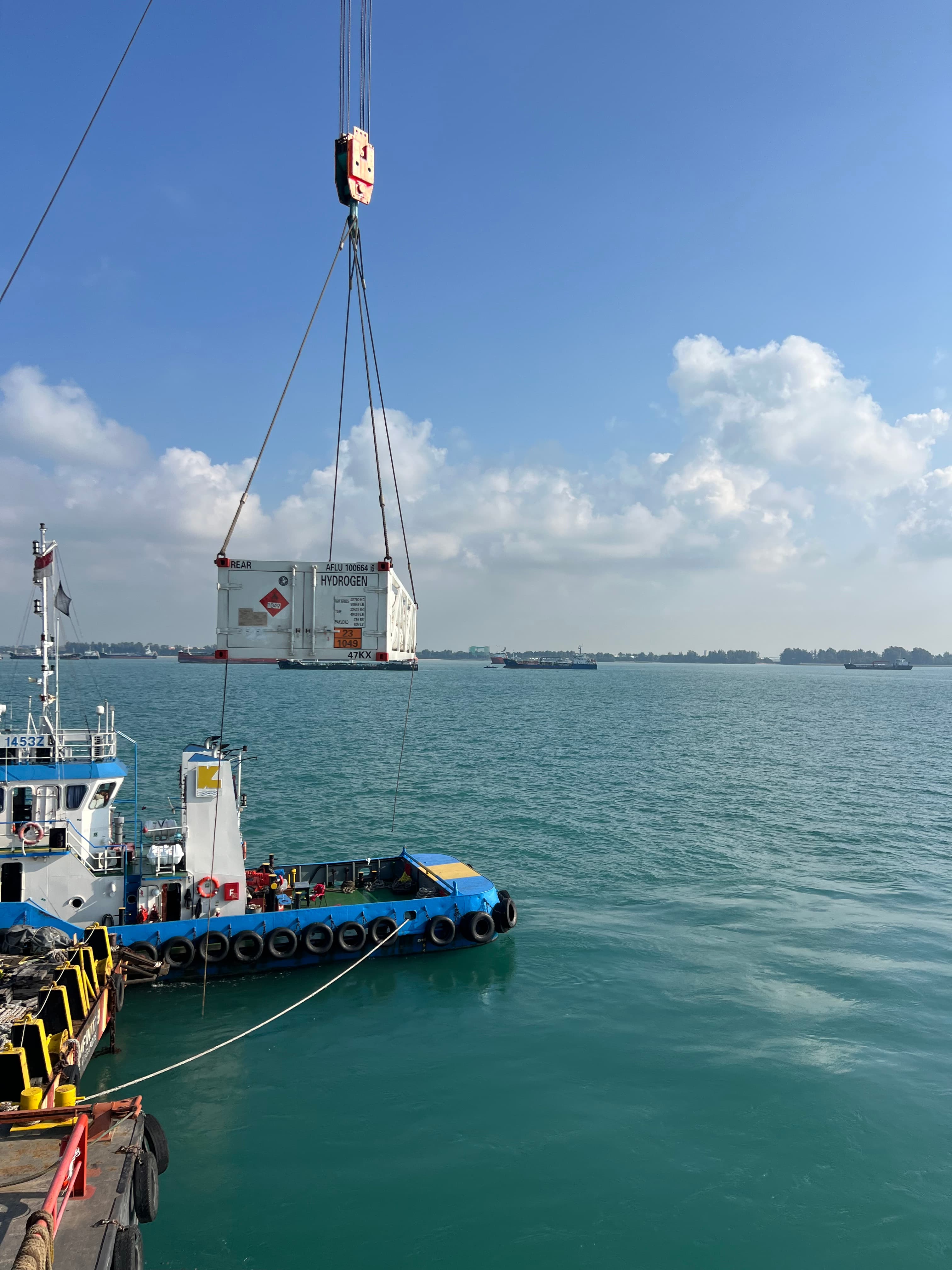 Newlight hydrogen equipment installed on the deck of Oslo Trader